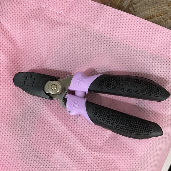 Furminator Nail Clipper for Small Dogs - Picture 4 of 6